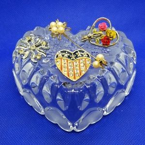 Vintage 4pc Lapel Pin Set